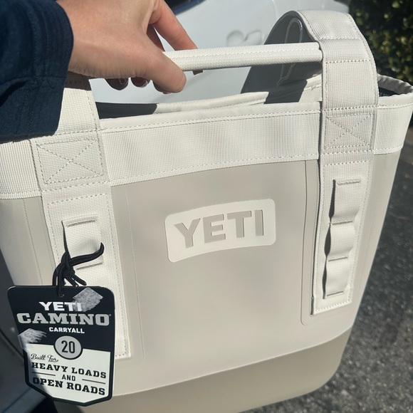 YETI Camino Carryall 20 cape taupe